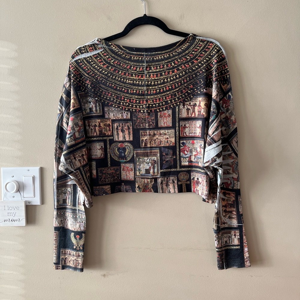 Blush Black/Brown/Beige/Mixed Egyptian Theme Artsy Print Knit Cropped Top - Picture 11 of 16